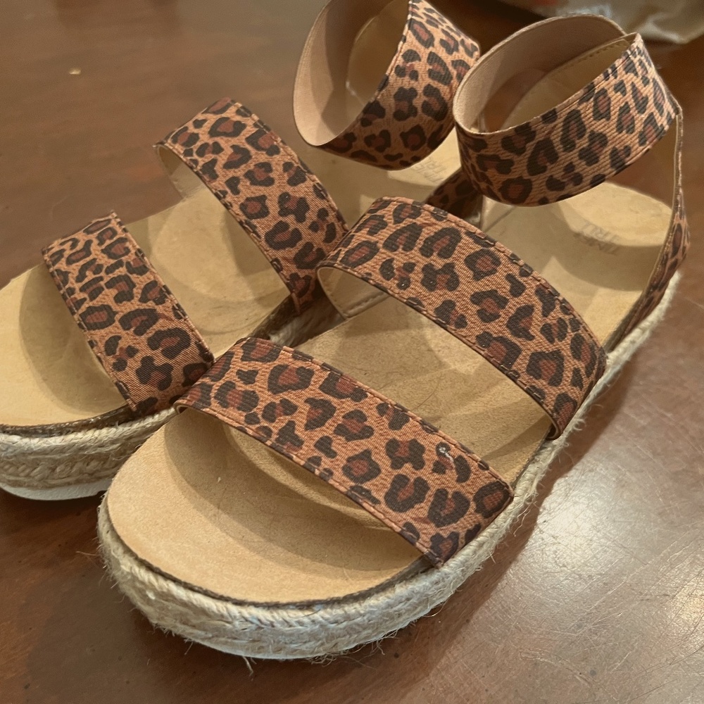 Time And Tru platform sandals!